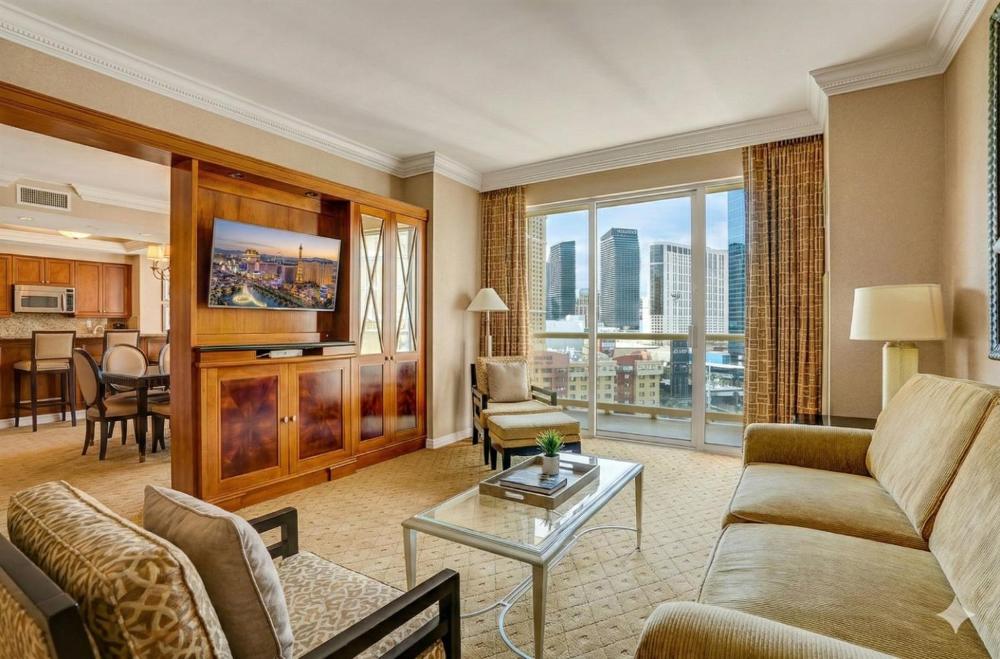 11th Floor MGM Signature 2-Bedroom Combo Strip View No Resort Fees